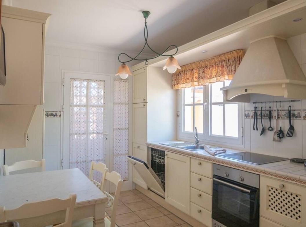 Holiday Villa Vergel With Huge Private Pool, Jacuzzi, Sauna & Bbq By Amazzzing Travel カレタ・デ・フステ エクステリア 写真