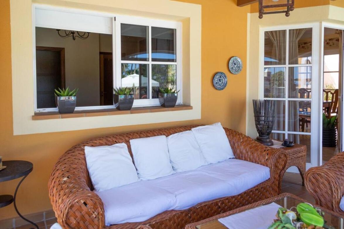Holiday Villa Vergel With Huge Private Pool, Jacuzzi, Sauna & Bbq By Amazzzing Travel カレタ・デ・フステ エクステリア 写真