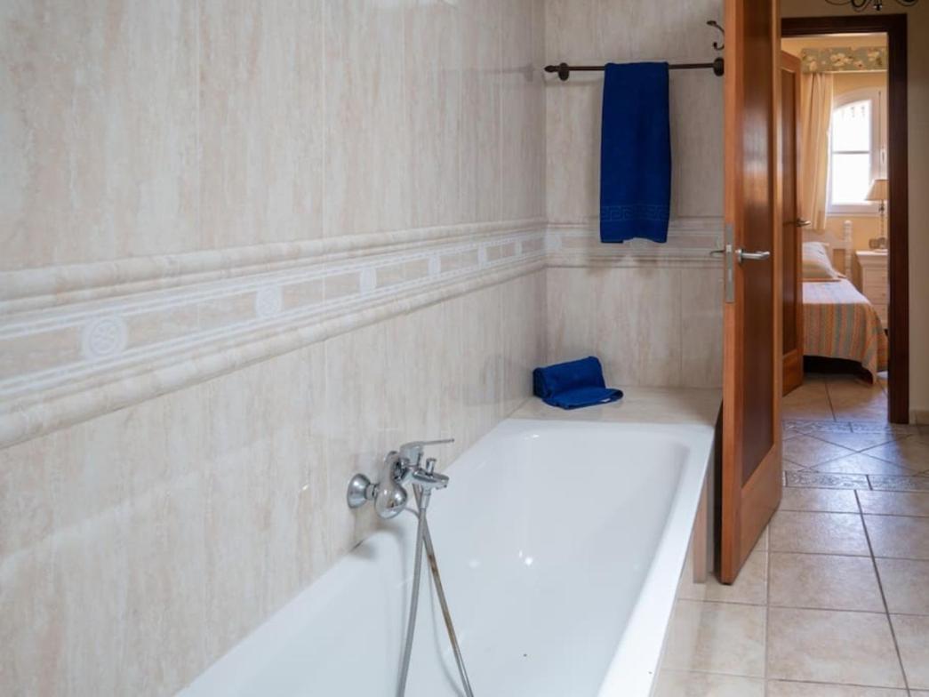 Holiday Villa Vergel With Huge Private Pool, Jacuzzi, Sauna & Bbq By Amazzzing Travel カレタ・デ・フステ エクステリア 写真